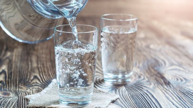음주 다이어트를 위한 물 한 잔